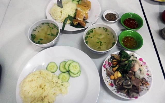 Quán Ăn Gà Ta Ánh Tuyết