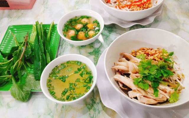 Quán Ăn Gà Ta Sơn Ca - Cháo Gà & Phở Gà