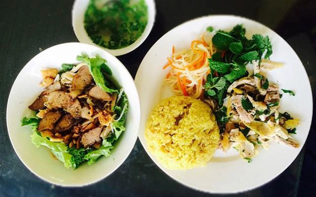 Quán Ăn Gà Ta Thủy Trinh
