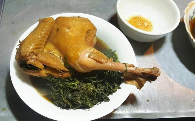 Quán Ăn Gà Tần Bà Duyên