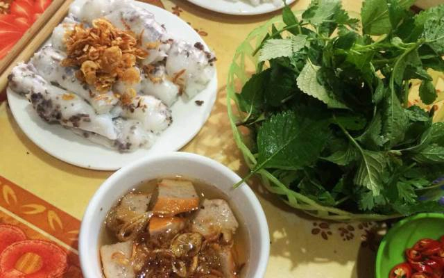 Quán Ăn Gà Tần & Bánh Cuốn Nóng - Trương Định
