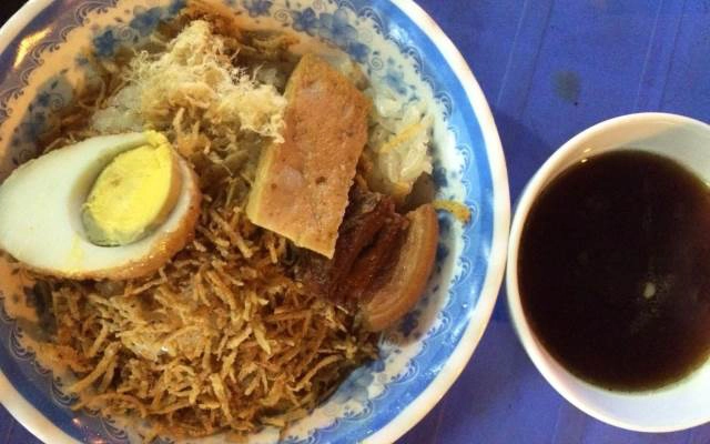 Quán Ăn Gà Tần, Xôi, Cháo, Bánh Mì - Tôn Thất Tùng