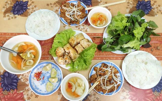 Gia Linh - Bún Chả Quạt & Nem Cua Bể