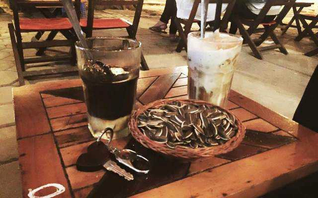 Gốc Đề Cafe