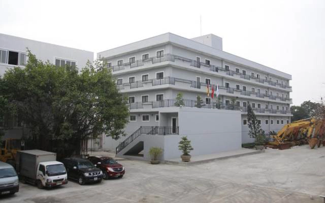 Golden Dragon Youth Hostel