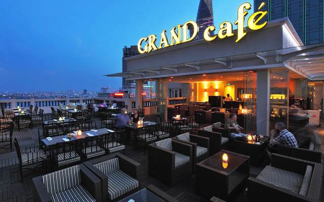 Nhà Hàng Rooftop Grand Lounge