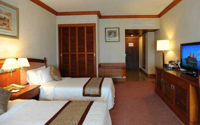 Green Bay Hotel