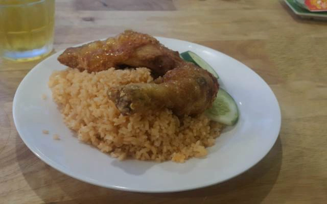 Quán Ăn Hà Ký - Cơm Gà Xối Mỡ