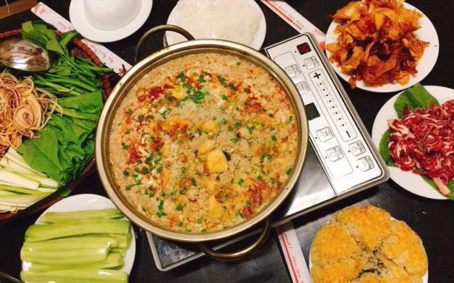 Quán Ăn Hà Linh Quán - Lẩu Cua Sông & Gà Nướng Lu