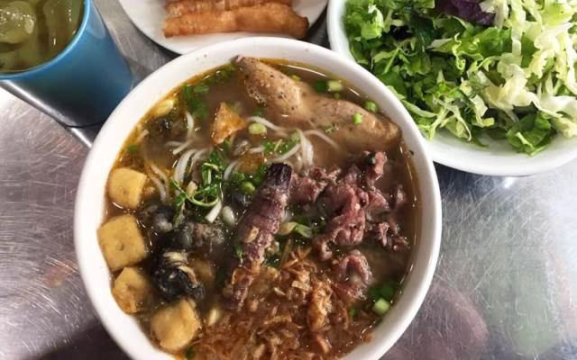 Quán Ăn Hạ Long Quán - Bún Hải Sản & Cơm Bình Dân