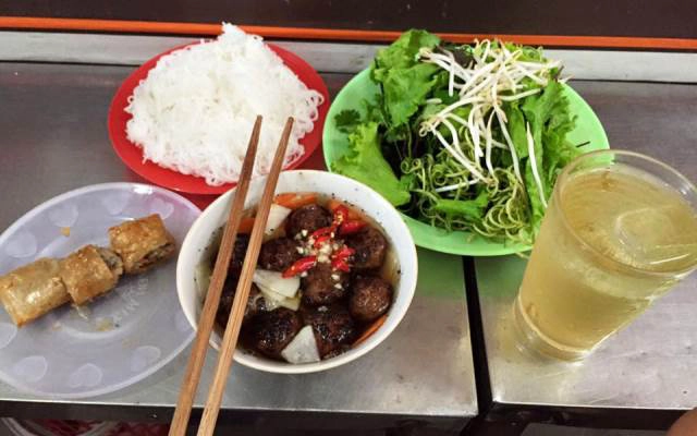 Quán Ăn Hà Phương - Bún Chả, Gà Tần & Bánh Cuốn Nóng