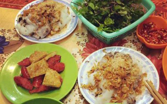 Quán Ăn Hà Phương - Gà Tấn & Bánh Cuốn