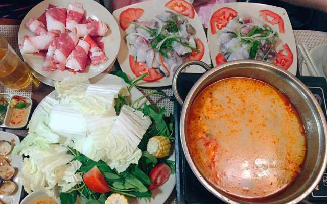 Quán Ăn Hải Sản 3 Yêu Tinh - Lò Đúc