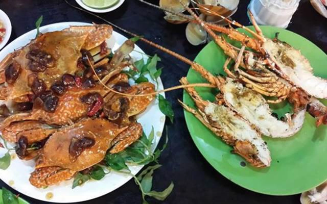 Quán Ăn Hải Sản Tứ Thơ