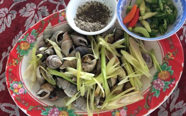 Quán Ăn Hải Sản Việt Quắn