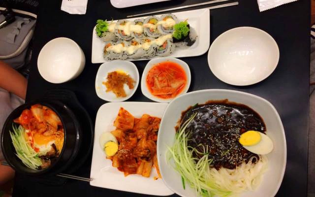 Quán Ăn Hàn Việt Fastfood - Trần Phú