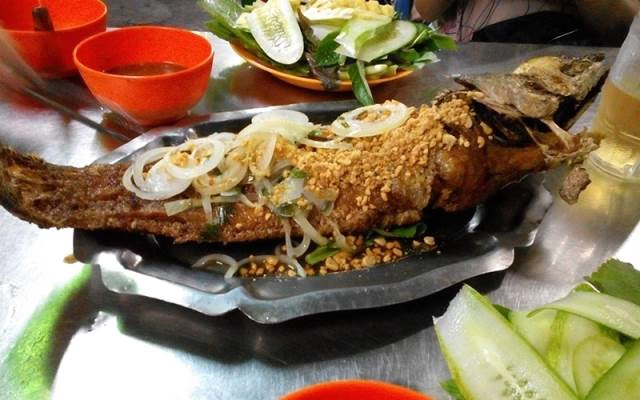 Quán Ăn Hàng Dừa - Bò Nướng, Cá Lóc Nướng