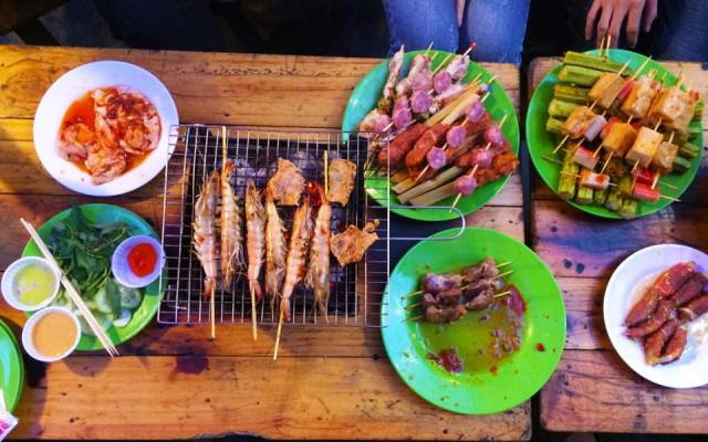 Quán Ăn Happy BBQ 2 Xiên Nướng Đồng Giá 5K - Lý Chính Thắng