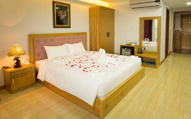 Happy Light Hotel