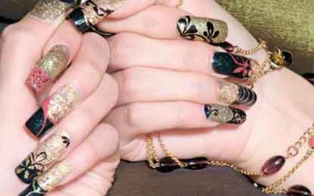 Happy Nail
