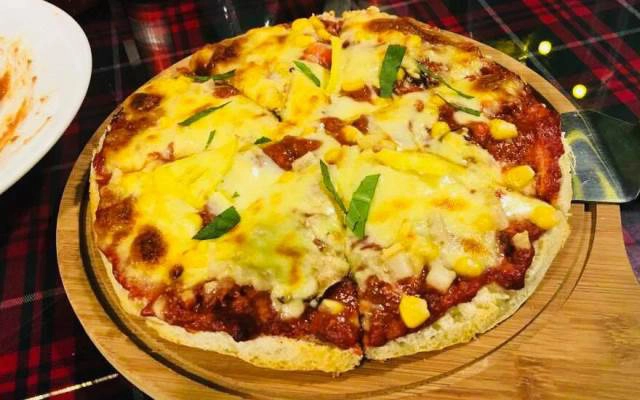 Happy Pizza