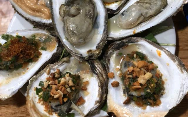 Quán Ăn Hàu Chóp Chép - Thế Giới Hàu - Trường Sa