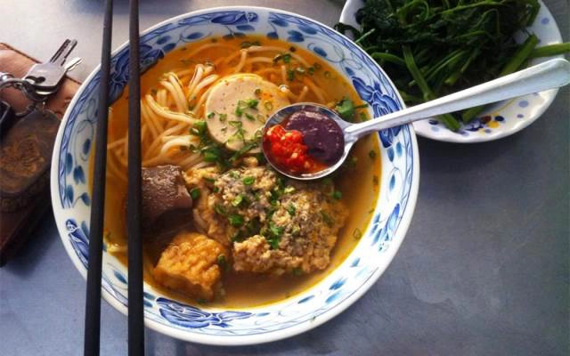 Quán Ăn Hiền Vương Quán - Bánh Đa, Phở & Miến Gà