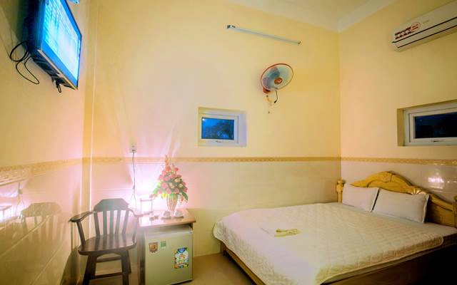 Hiệp Sĩ Hotel - Thôn Đông