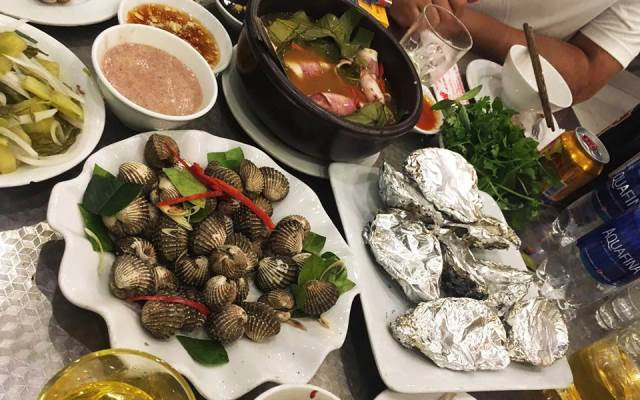 Quán Ăn Hoa Biển Quán - Thủy Sản & Các Món Ăn Dân Tộc