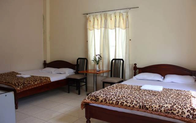 Hoa Hồng Hotel - Triệu Quốc Đạt
