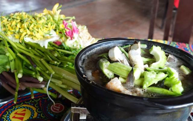 Quán Ăn Hoàng Bình - Lẩu Mắm Bình Dân