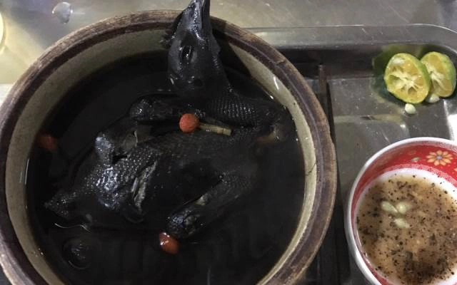 Quán Ăn Hoàng Cung - Gà Ác Tiềm Thuốc Bắc