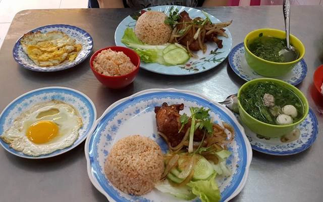 Quán Ăn Hoàng Ký - Cơm Gà Xối Mỡ - Huỳnh Mẫn Đạt