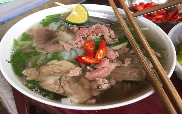 Quán Ăn Hoàng - Phở Bò & Cơm Rang
