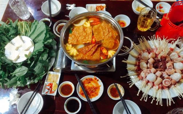 Quán Ăn Hoàng Tuyên - Cơm & Lẩu