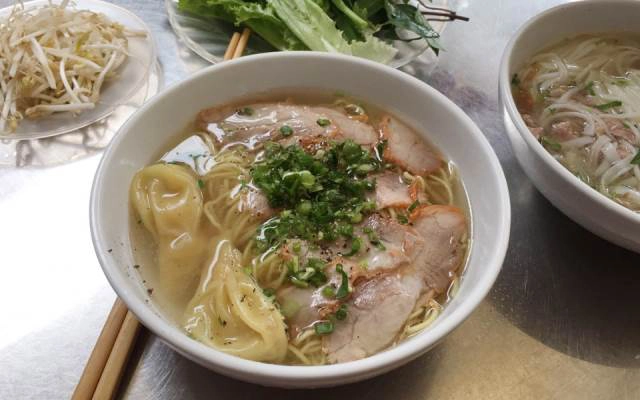 Quán Ăn Hoành Thánh & Hủ Tiếu Mì