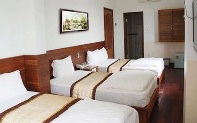 Holiday Hotel