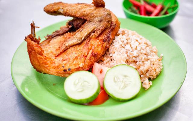 Quán Ăn Hồng Ký - Cơm Gà Xối Mỡ & Hủ Tiếu Mực
