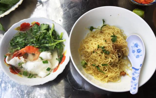 Quán Ăn Hồng Ký Mì Gia - Nguyễn Chí Thanh