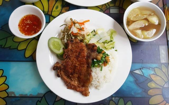 Quán Ăn Hồng Phúc - Bún Chả & Cơm Tấm