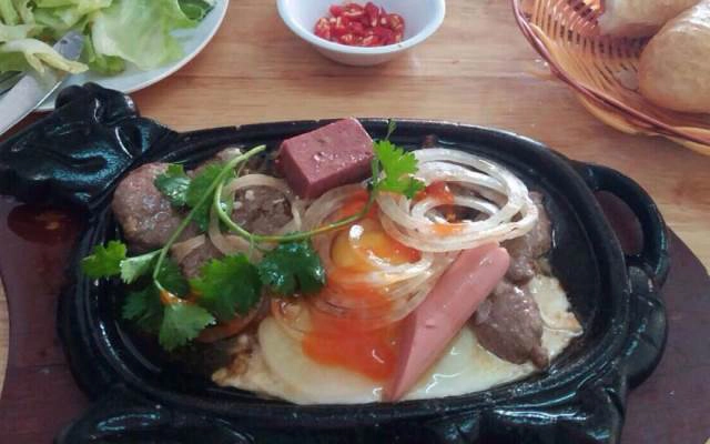 Quán Ăn Hủ Tiếu, Bánh Canh & Bò Bít Tết