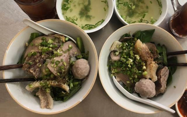 Quán Ăn Hủ Tiếu Bò Viên - Bạch Vân