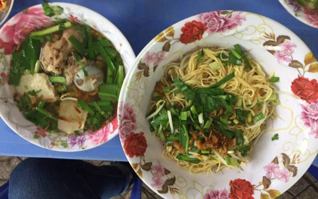 Quán Ăn Hủ Tiếu Gõ - Nguyễn Tất Thành