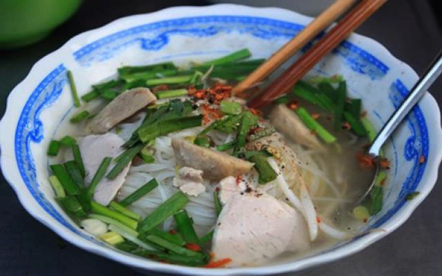 Quán Ăn Hủ Tiếu Vỉa Hè - Lê Văn Lương
