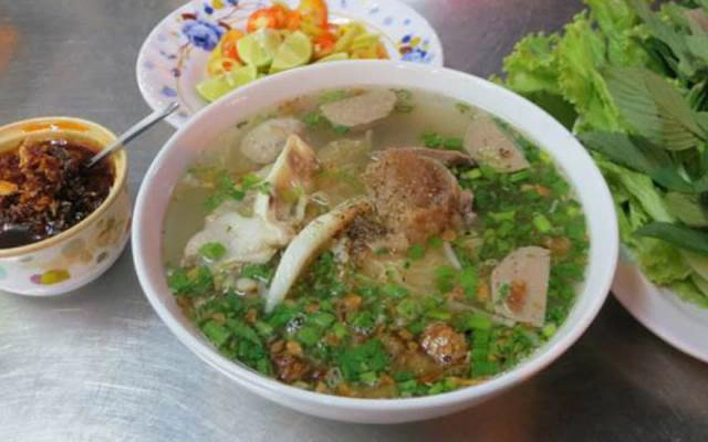 Quán Ăn Hủ Tiếu Mì & Hoành Thánh - Phạm Văn Chí