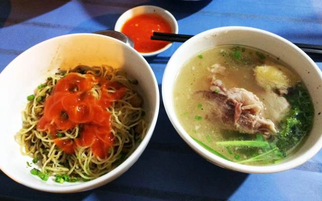 Quán Ăn Hủ Tiếu Mì Sủi Cảo & Xá Xíu