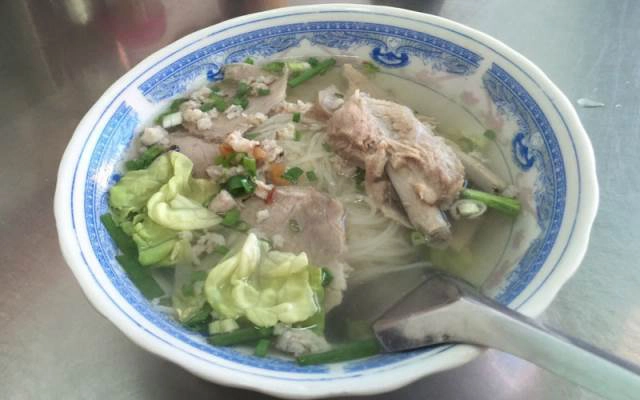 Quán Ăn Hủ Tiếu Mì - Xóm Chiếu