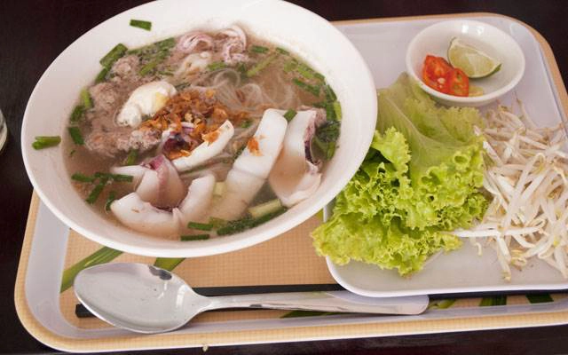 Quán Ăn Hủ Tiếu Mực Ông Già Cali - Phan Xích Long