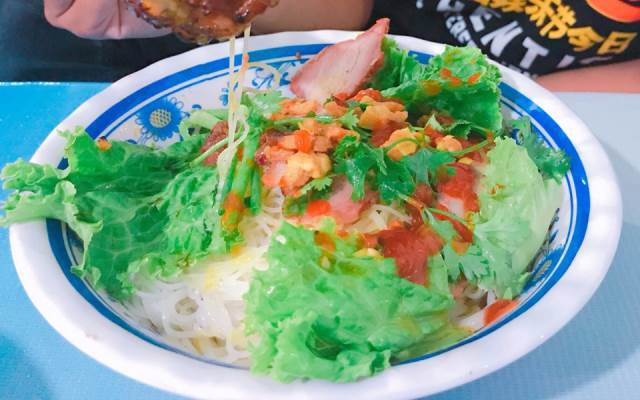 Quán Ăn Hủ Tiếu Quảng Đông Xá Xíu Gà Quay