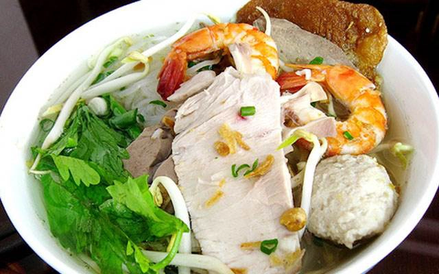 Quán Ăn Hủ Tiếu Tài Ký - Bến Vân Đồn